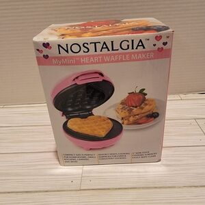Nostalgia My Mini Heart Waffle Maker Pink New In Box 5" Non Stick Valentine